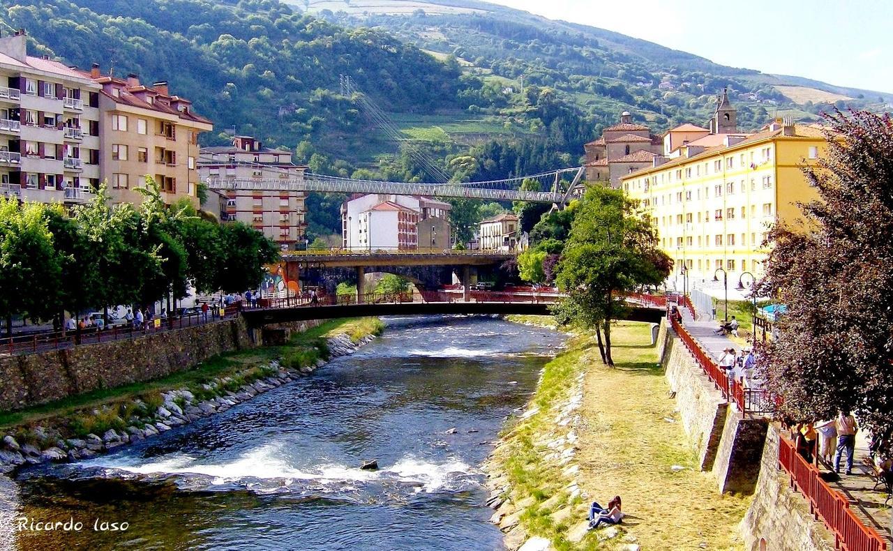 Hostal Los Nogales Cangas De Narcea Exteriör bild
