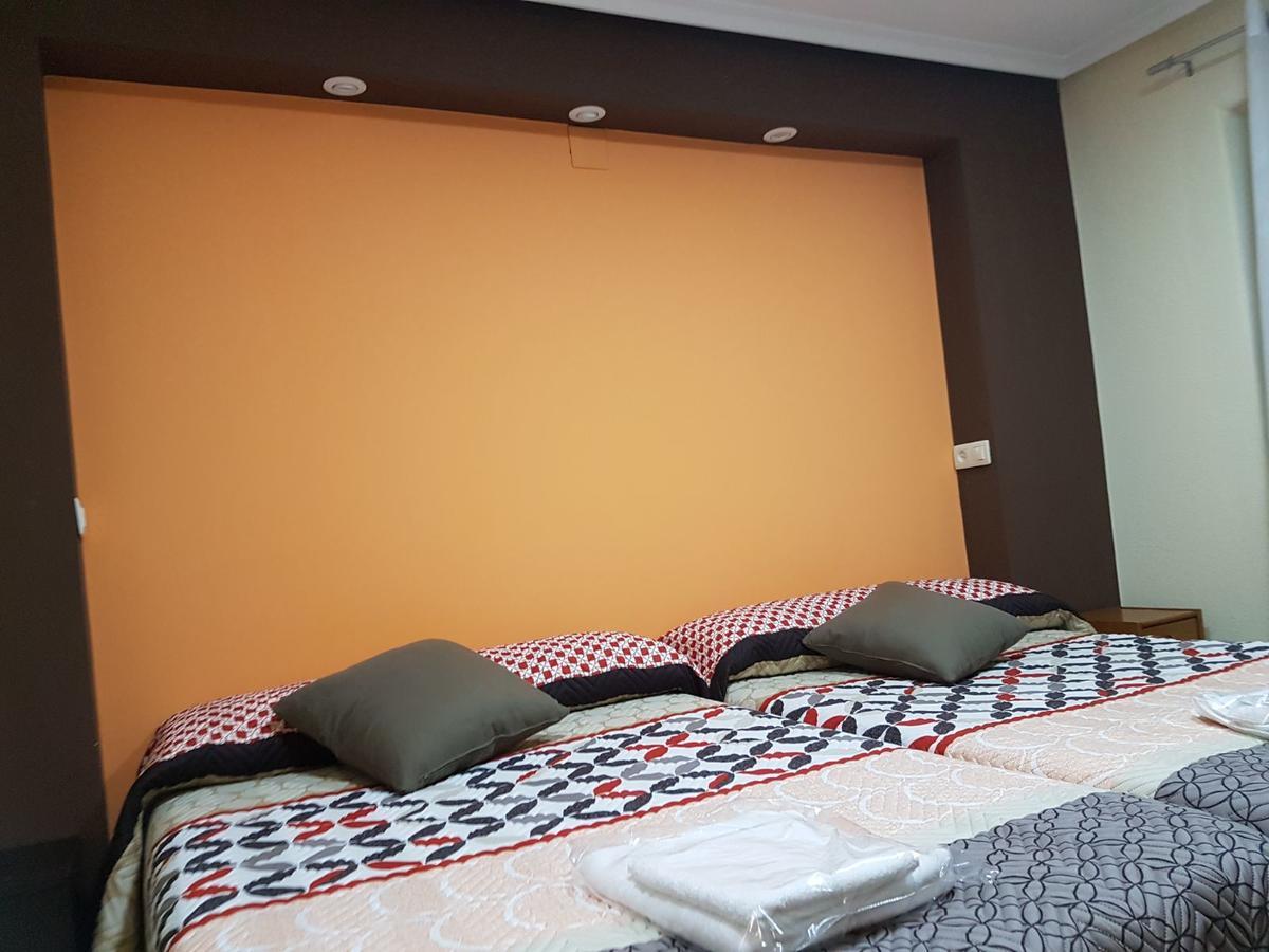 Hostal Los Nogales Cangas De Narcea Exteriör bild