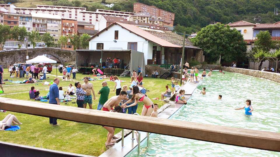 Hostal Los Nogales Cangas De Narcea Exteriör bild